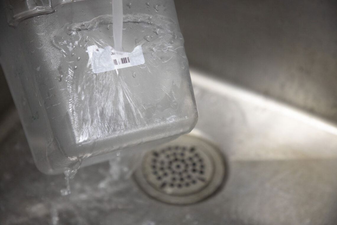 8000D Labels Dissolvable Water Test